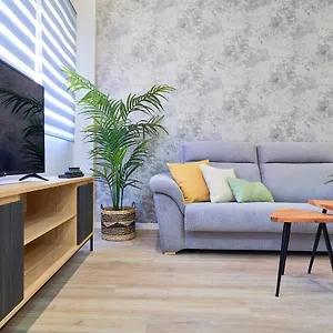 https://del-parque-flats-estudio-malaga.hotelsinnerja.org